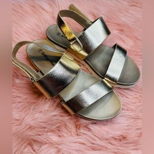 dirty laundry sandals